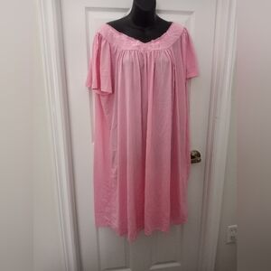 🕊Vintage Style Lightweight Plus Size Nightgown🕊